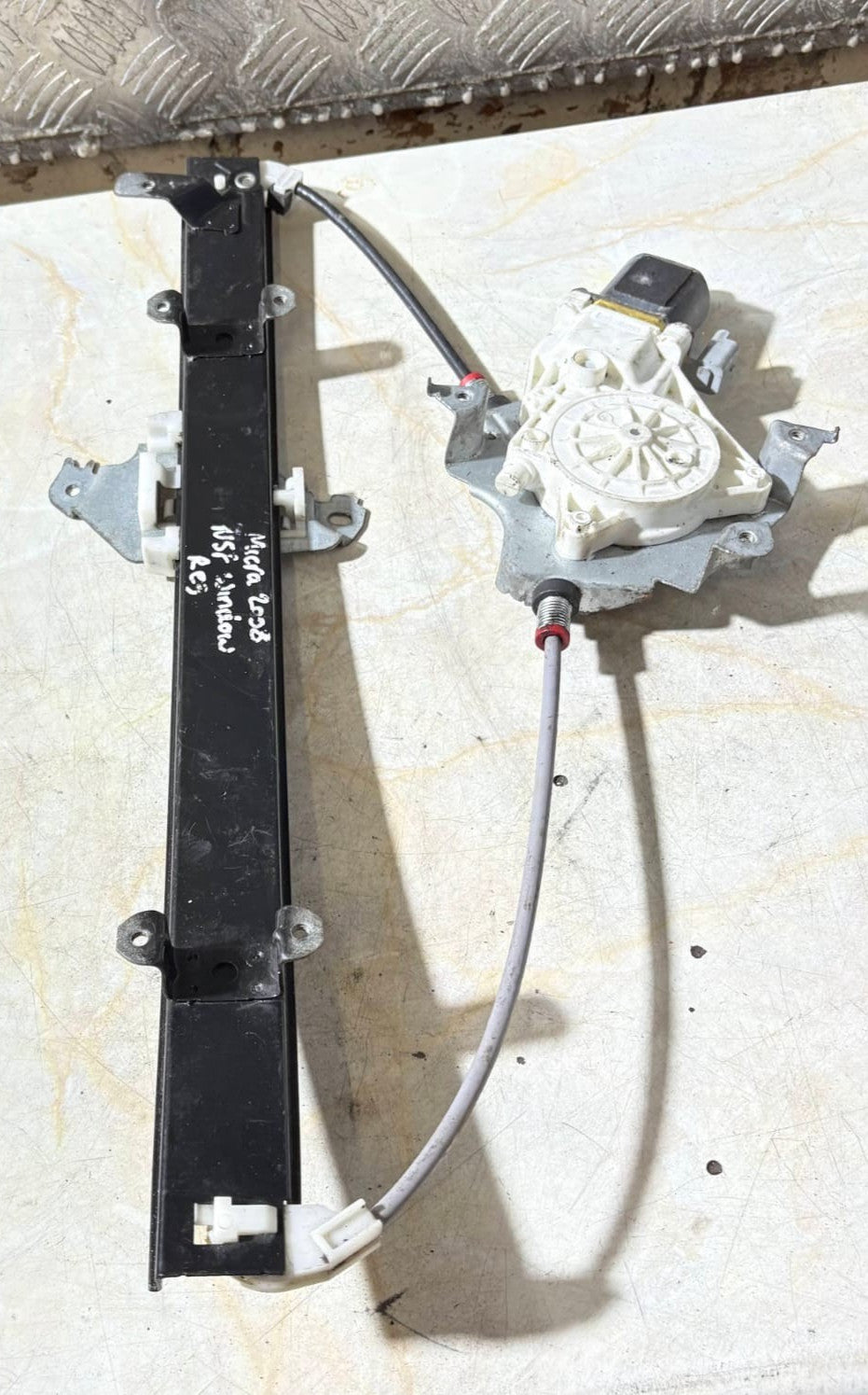 NISSAN MK1 1.1 PETROL WINDOW MOTOR PASSENGER FRONT UNIT 2008