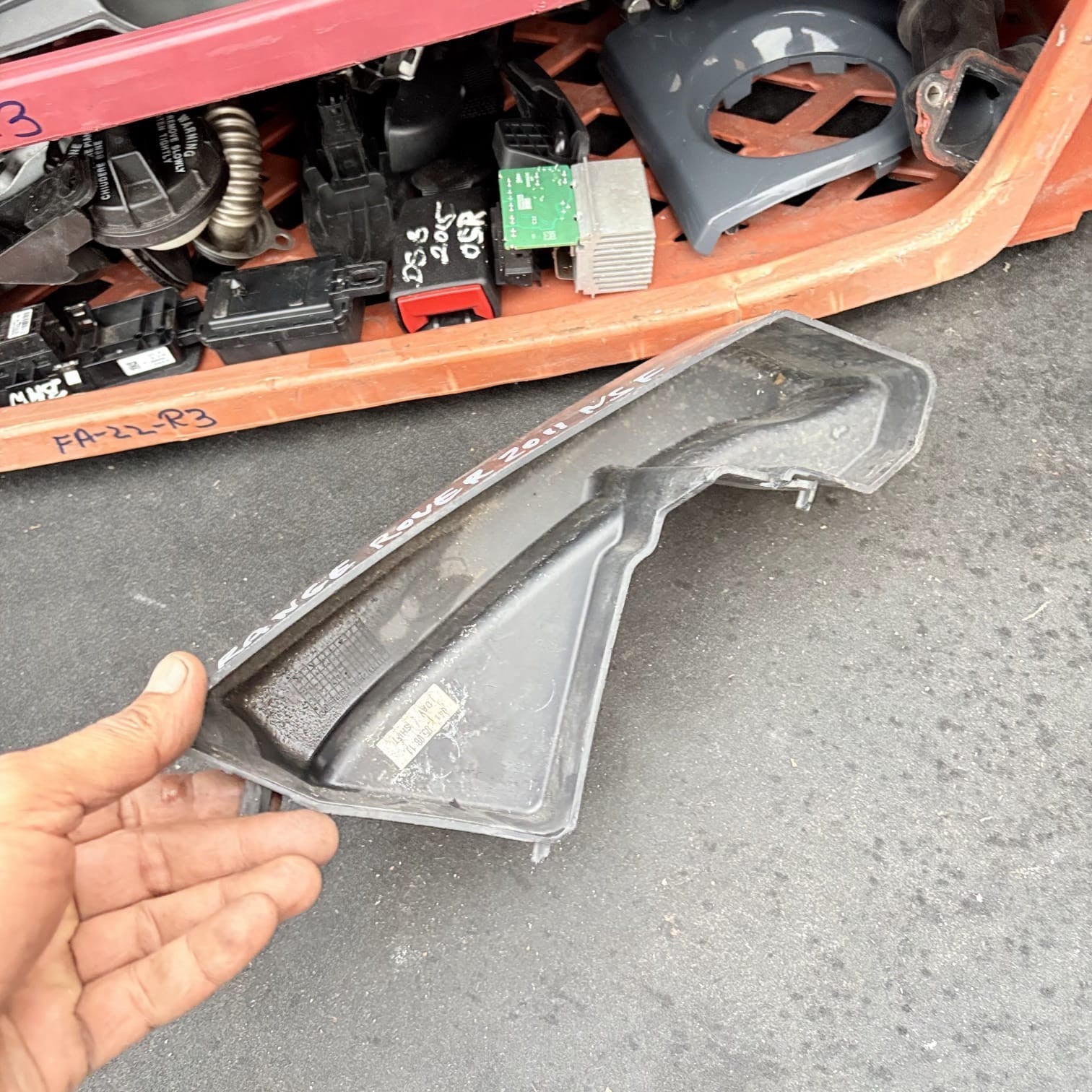 Range Rover Evoque L538 2012-2018 Front Left Bumper/Headlamp Bracket LR034222