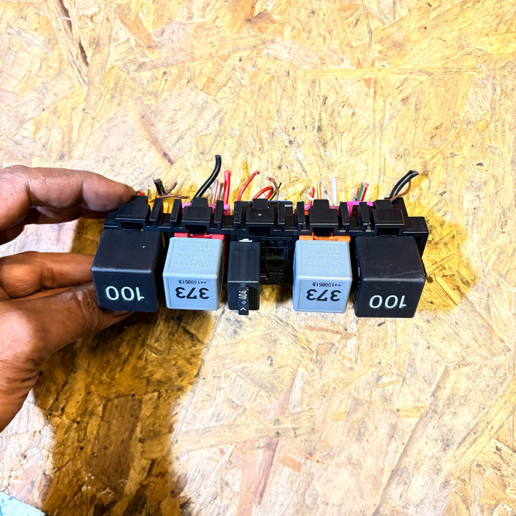 VW GOLF SKODA OCTAVIA RELAY PANEL 1K0937503A
