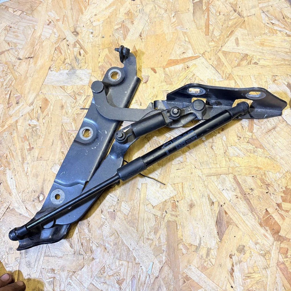 Jaguar 2012-2015 Right Rear Tailgate Hinge Gas Strut 8X23406A42AD