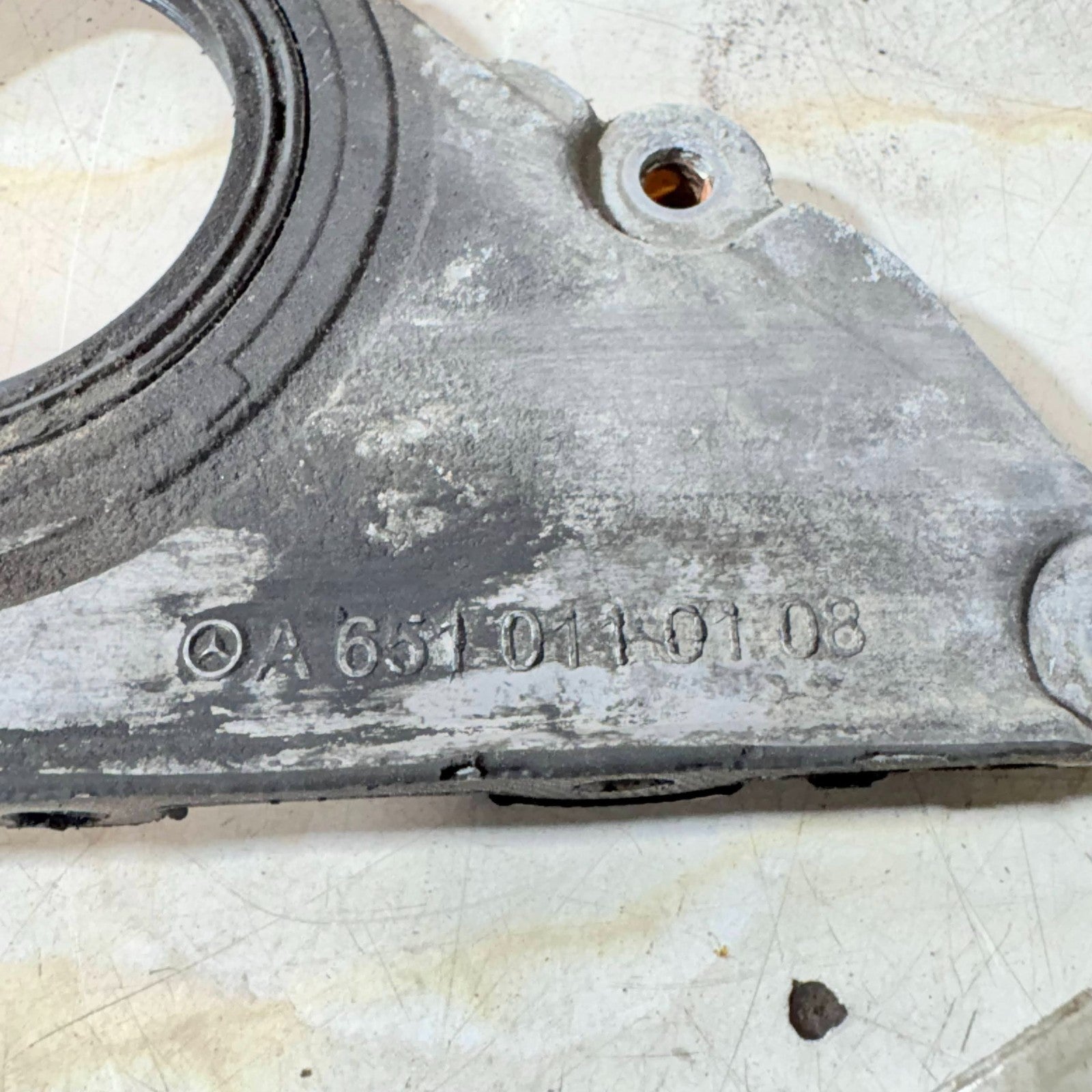 MERCEDES 651 SPRINTER CRANK OIL SEAL HOUSING A6510110108