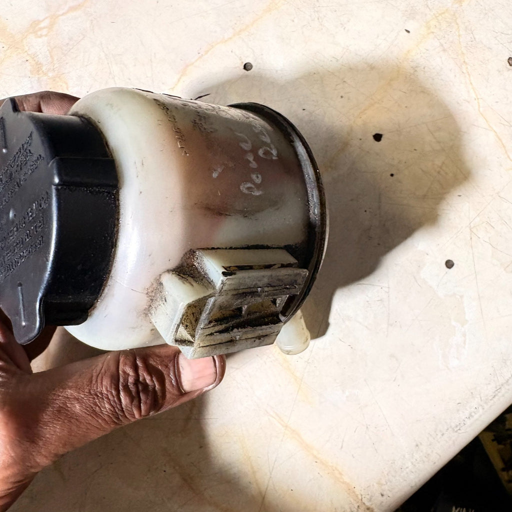 NISSAN X-TRAIL2000-2007 POWER STEERING FLUID BOTTLE RESERVOIR