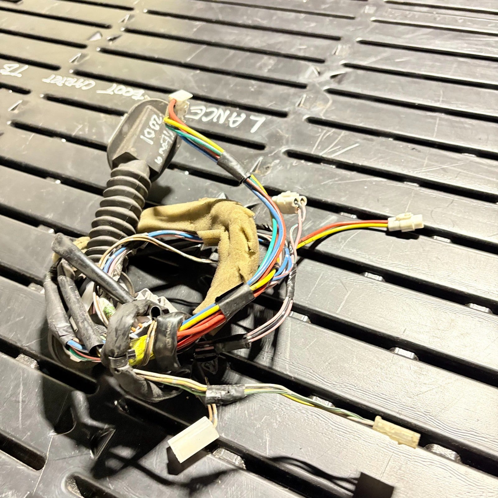 SUZUKI VITARA DOOR WIRING LOOM PASSENGER FRONT LEFT SIDE 1998-2004