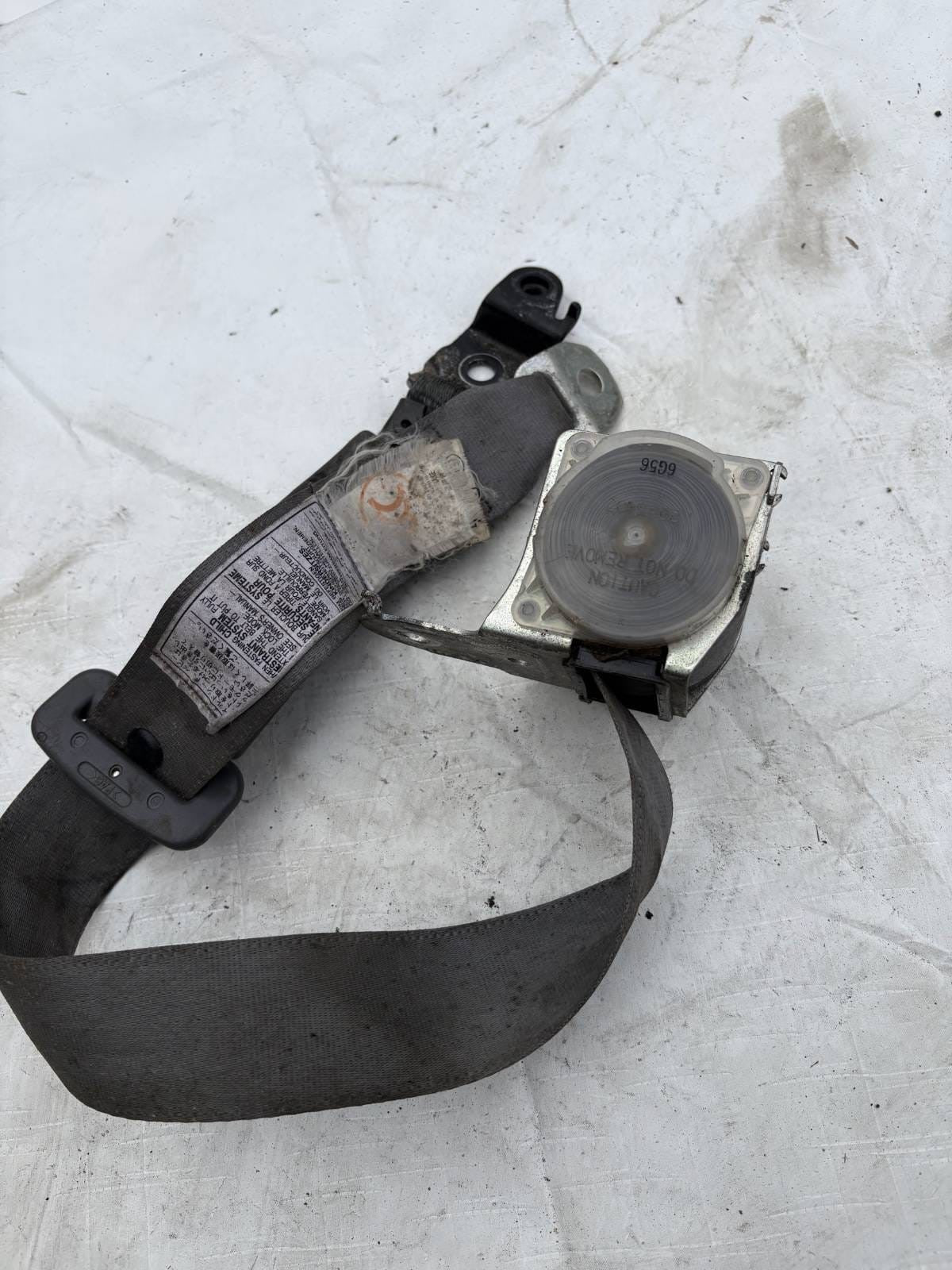 Toyota Seat belt-rear right side C085407