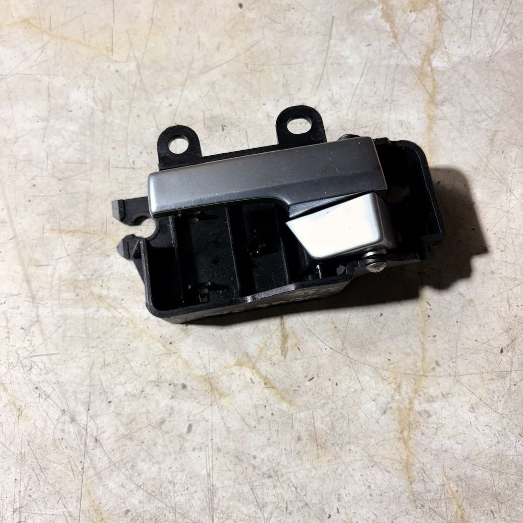 3M51R22601BD Passenger front door handle FORD FOCUS CABRIO(CA5)2.0 3129142 2007