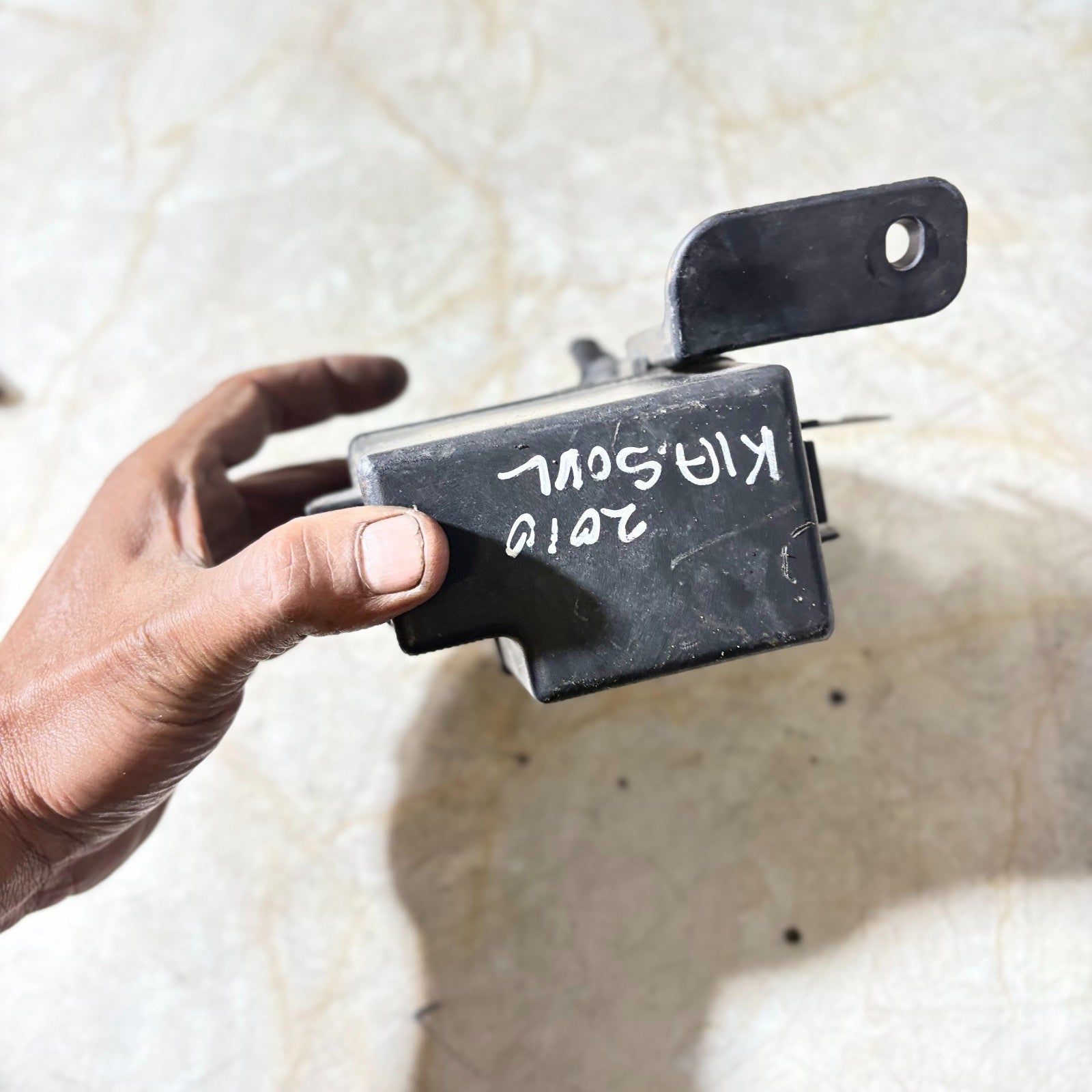 Fuse box for Kia Soul 2010