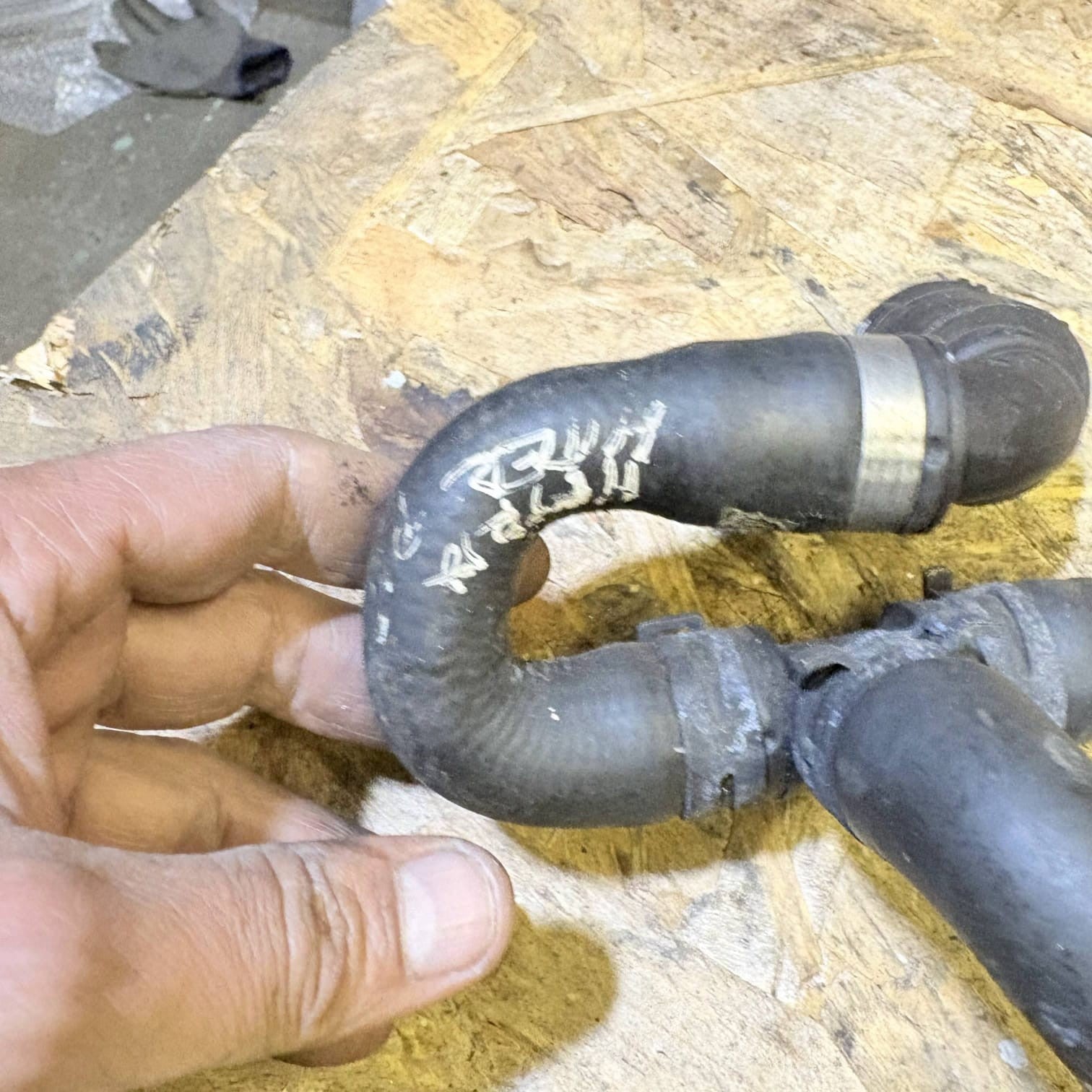 Audi A4 2.0 TDI CJCD-Heater Matrix Coolant Pipes-8K0819334AB