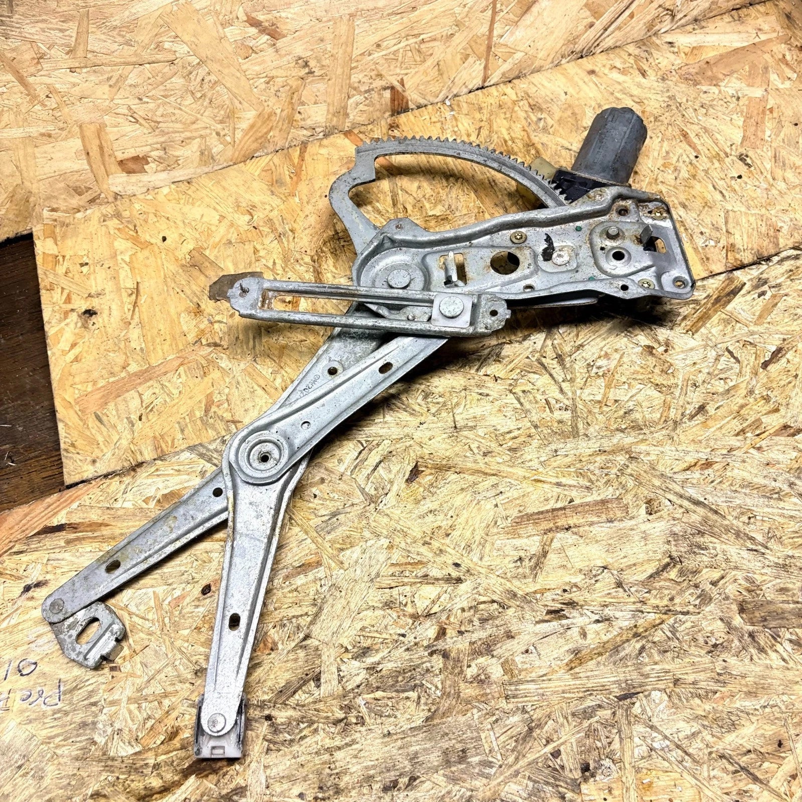 2000 MERCEDES E CLASS FRONT PASSENGER SIDE WINDOW REGULATOR 0130821703