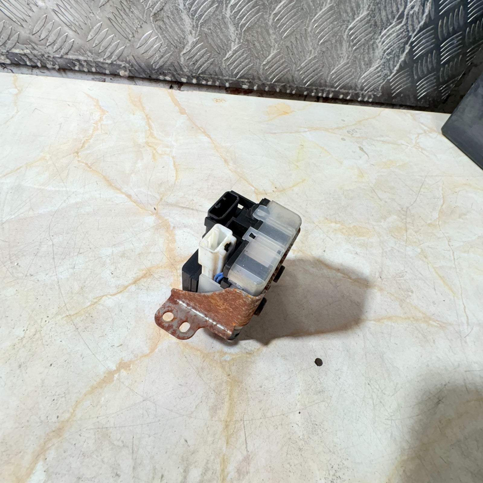 Toyota Prius 2004-2009 Smart Key Slot Reader Ignition Holder 626399-000 RI-24KTY