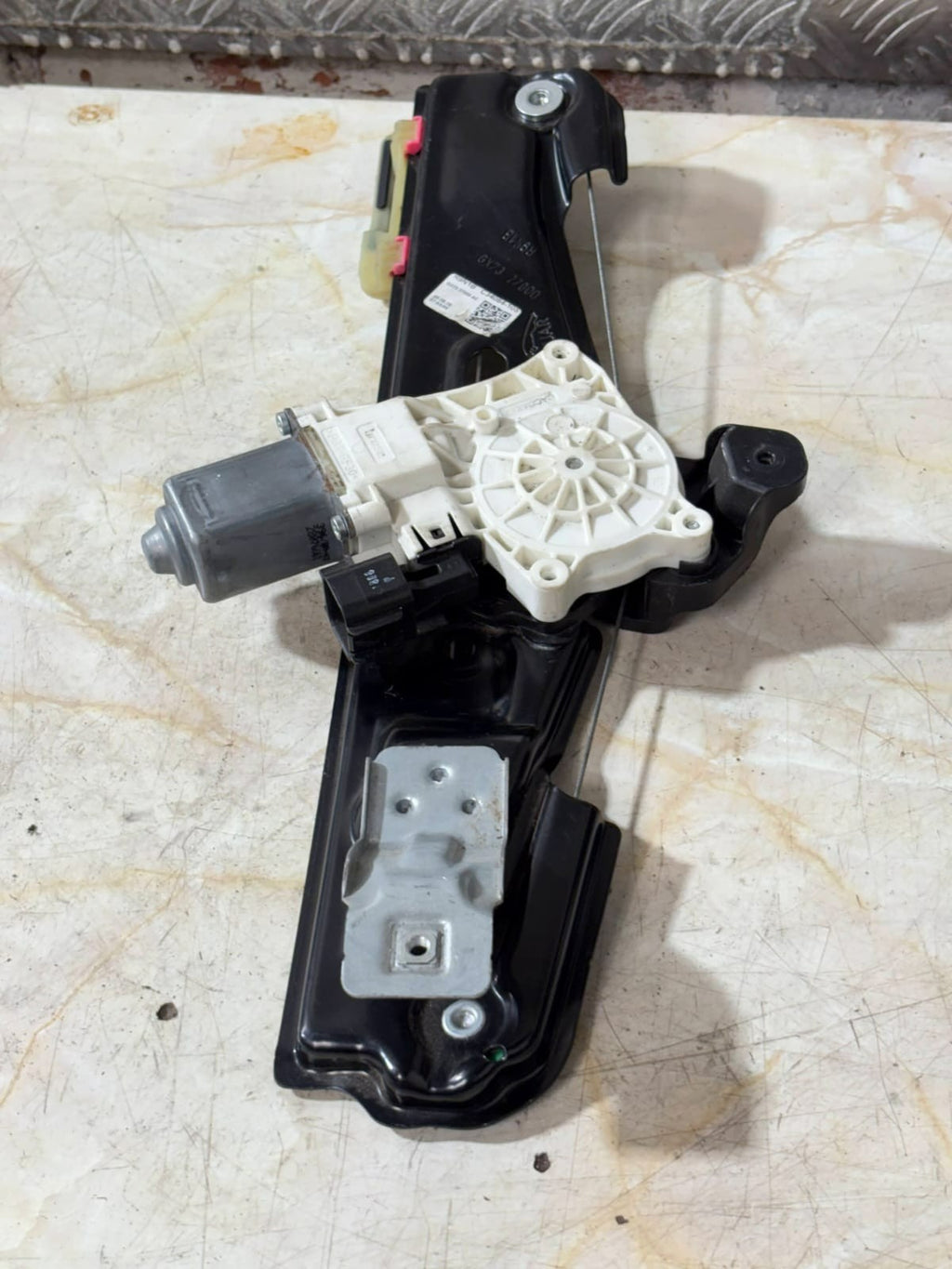 XE WINDOW REGULATOR JAGUAR DRIVERS RIGHT REAR 4 Door 2017 GX73-27000-AC