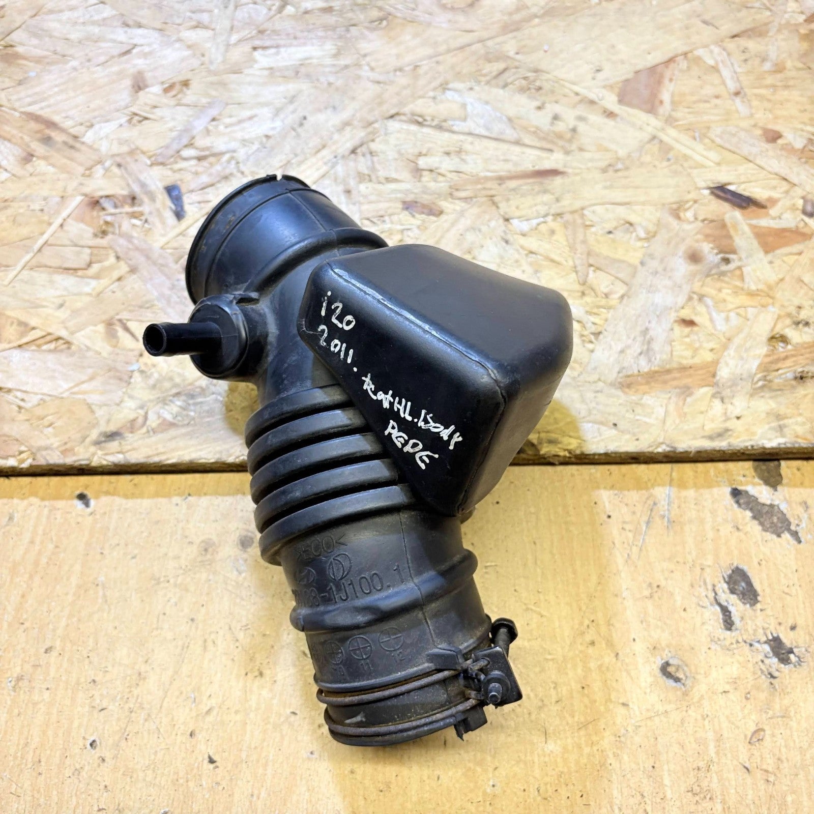 Hyundai i20 2011 Intake Pants (Air Pipe)(Air Pipe) 281381j1001