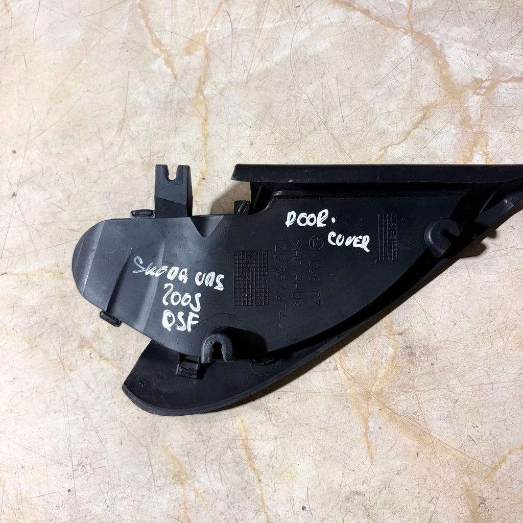 SKODA OCTAVIA MK2 VRS 2004-13 FRONT RIGHT INTERIOR MIRROR TRIM COVER 1Z0837974