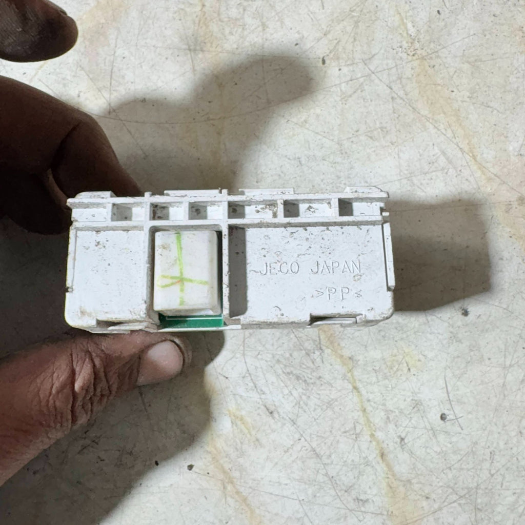 TOYOTA PRIUS Hatchback SRS Indicator 83950-47010