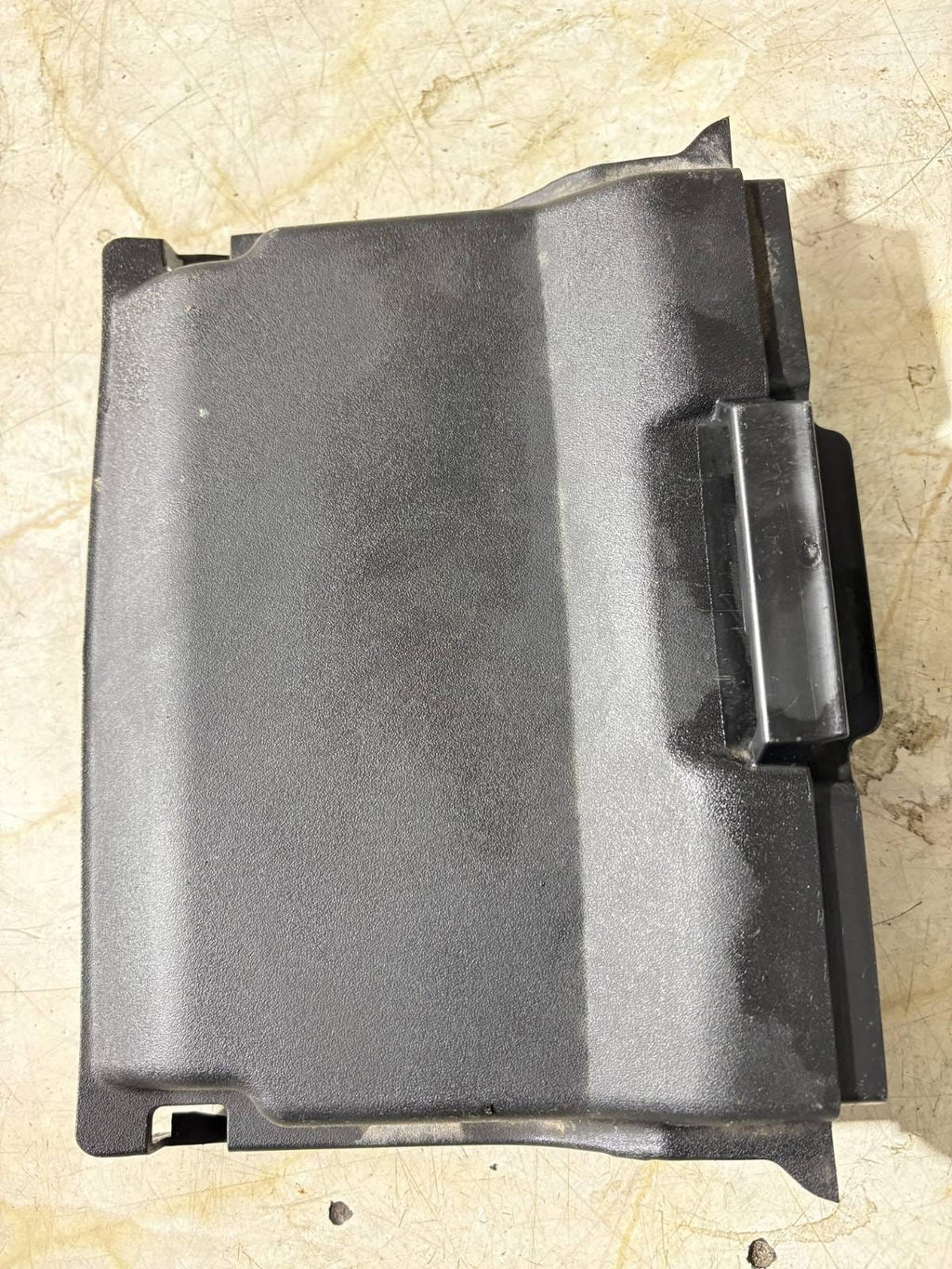 FORD BATTERY TRAY TRIM COVER LID AM51-10A659-BC