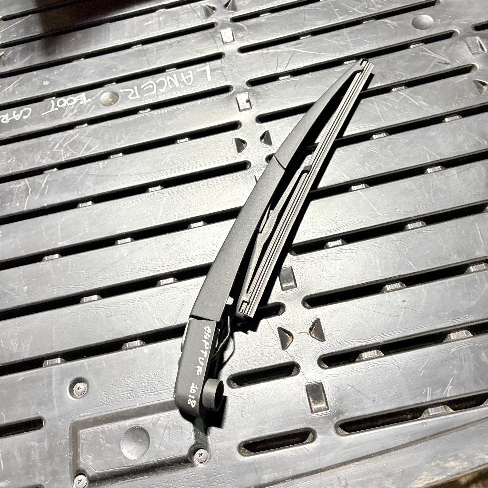 Renault Captur Mk1 Rear Wiper Arm With Blade 2013-2018 Tailgate