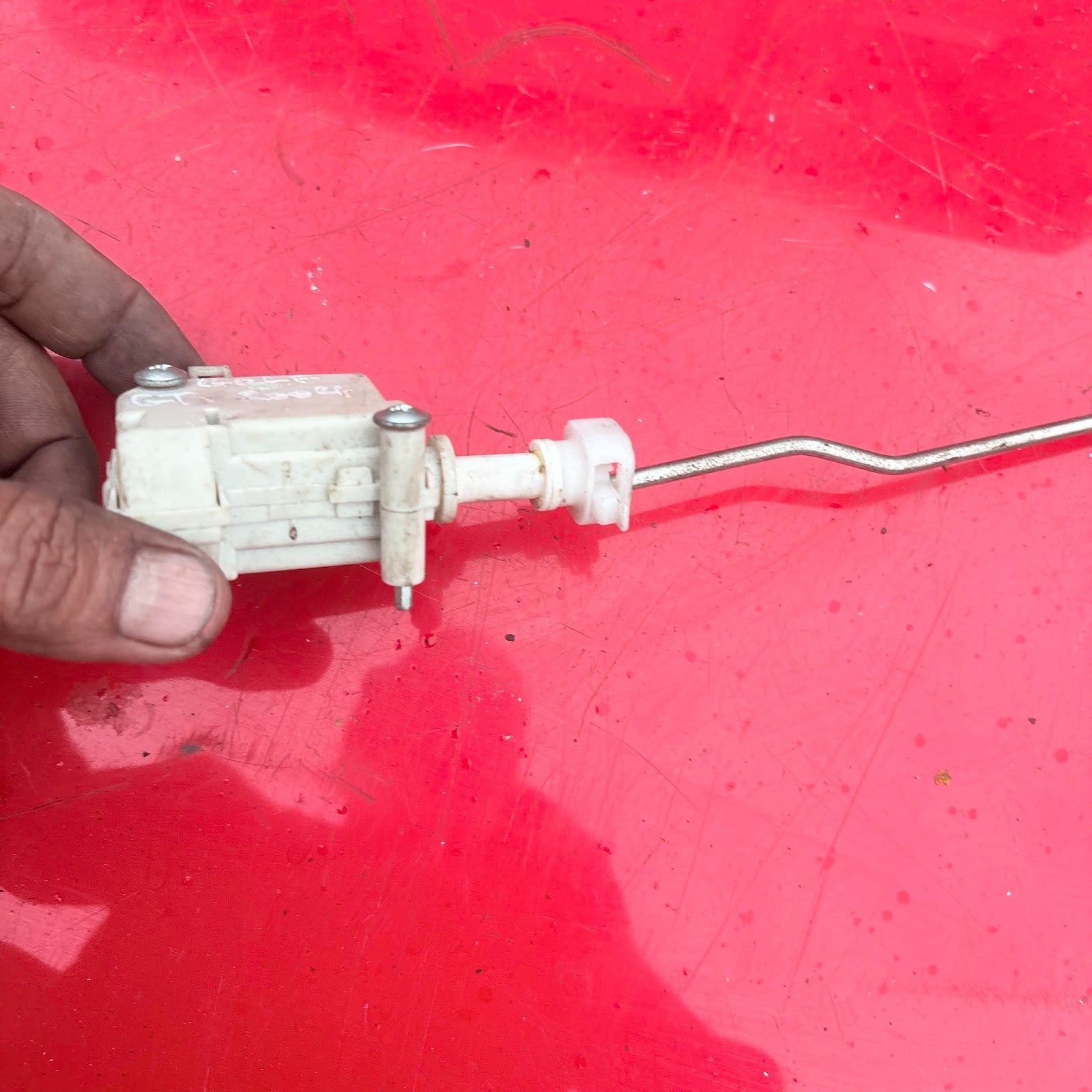 VW Golf GTi 2004 Engine For Tank Cap Locking