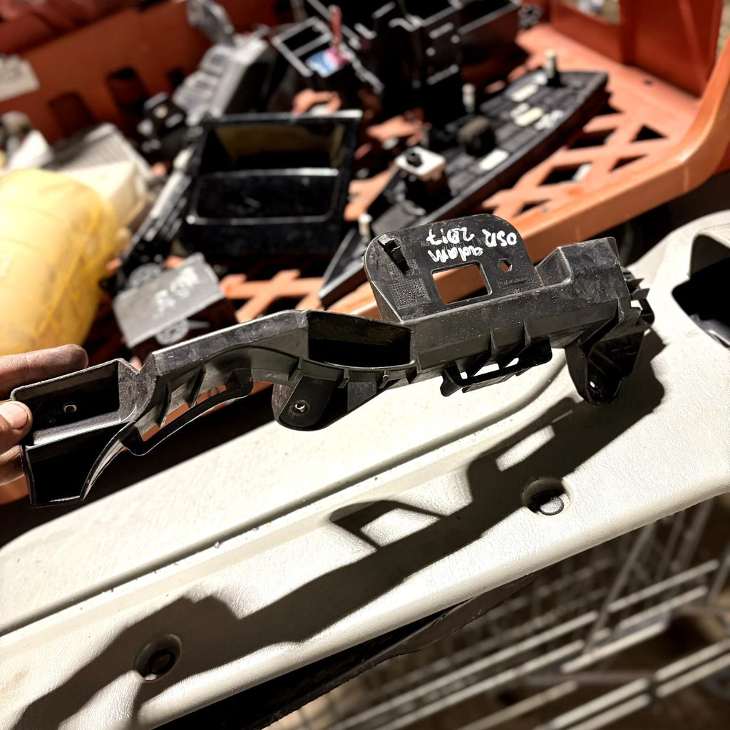 Vauxhall Opel Adam 2013-2019 Rear Bumper Mounting Bracket Right 13364174 Driver