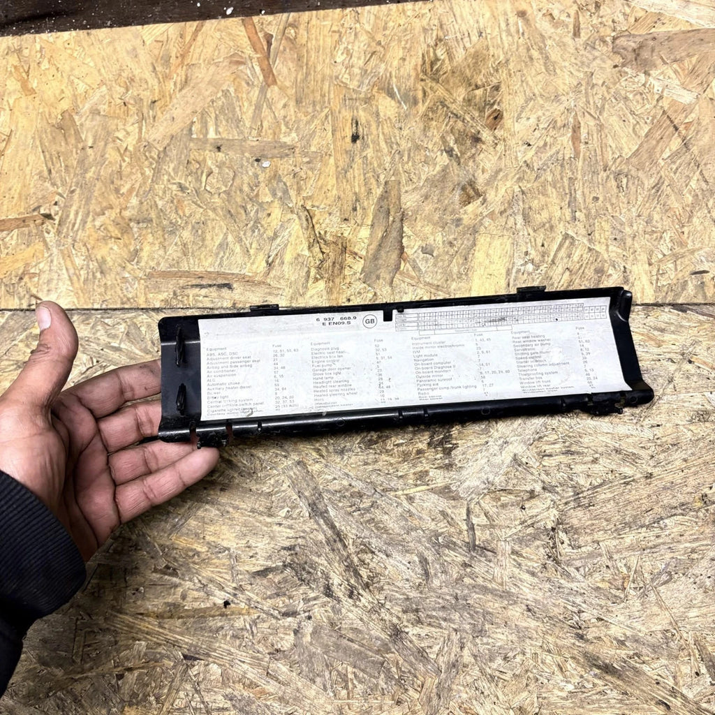BMW X5 E53 Fuse Box Cover Panel 6937668 / 6937668.9 (1999-2006) Fuse Diagram Lid