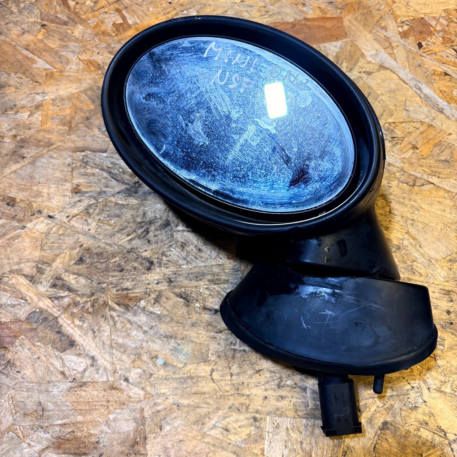 MINI ONE-LEFT PASSENGER'S NEARSIDE VIEW MIRROR
