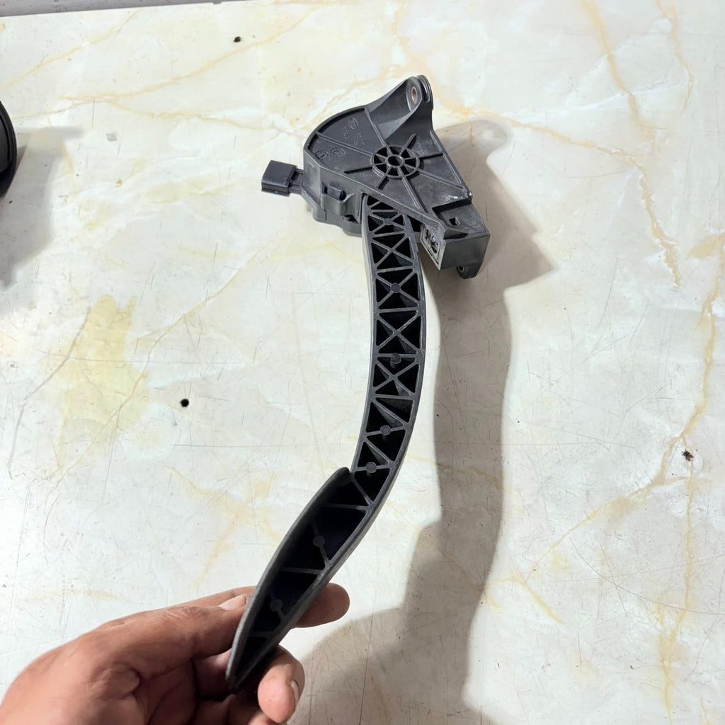 HK83-9F836-CB ACCELERATOR PEDAL FOR JAGUAR X761