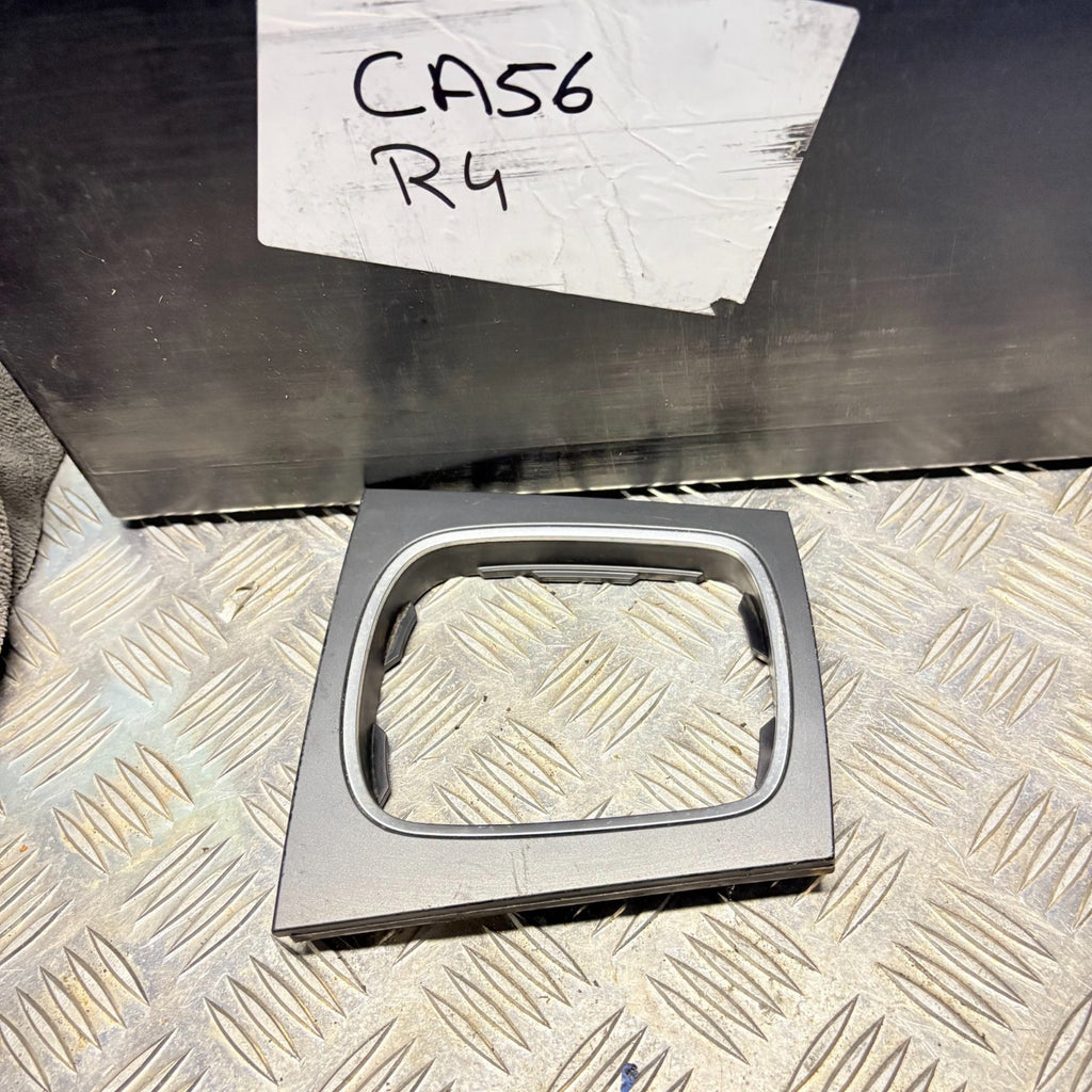 Audi A3 8P Central Console Tunnel Lining Mask Trim Bezel 8P0864261T 03-12