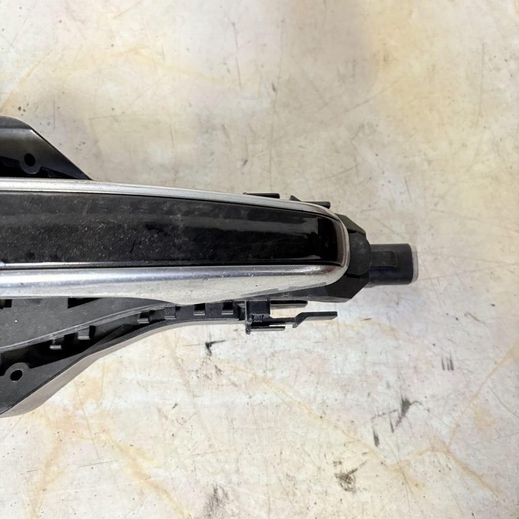 Discovery 5 L462 Passenger Rear Exterior Keyless Door Handle Grey & Chrome 2015