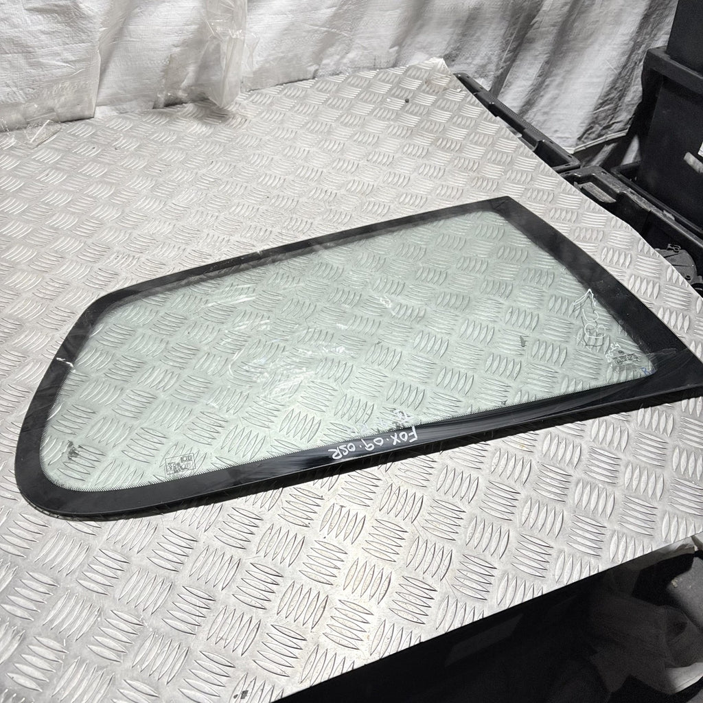 VW Fox 2005-2012 Rear Right/OSR Fixed Quarter Window Glass 5Z3845302C