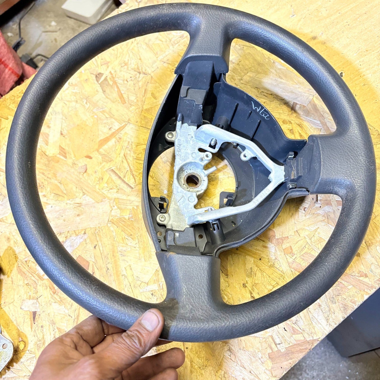 Steering wheel for DAIHATSU SIRION MK2 M200 1.0 2004-2015