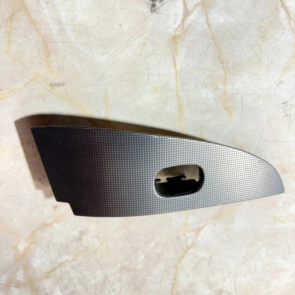 MERCEDES C CLASS 00-08 FRONT PASSENGER LEFT WINDOW SWITCH TRIM