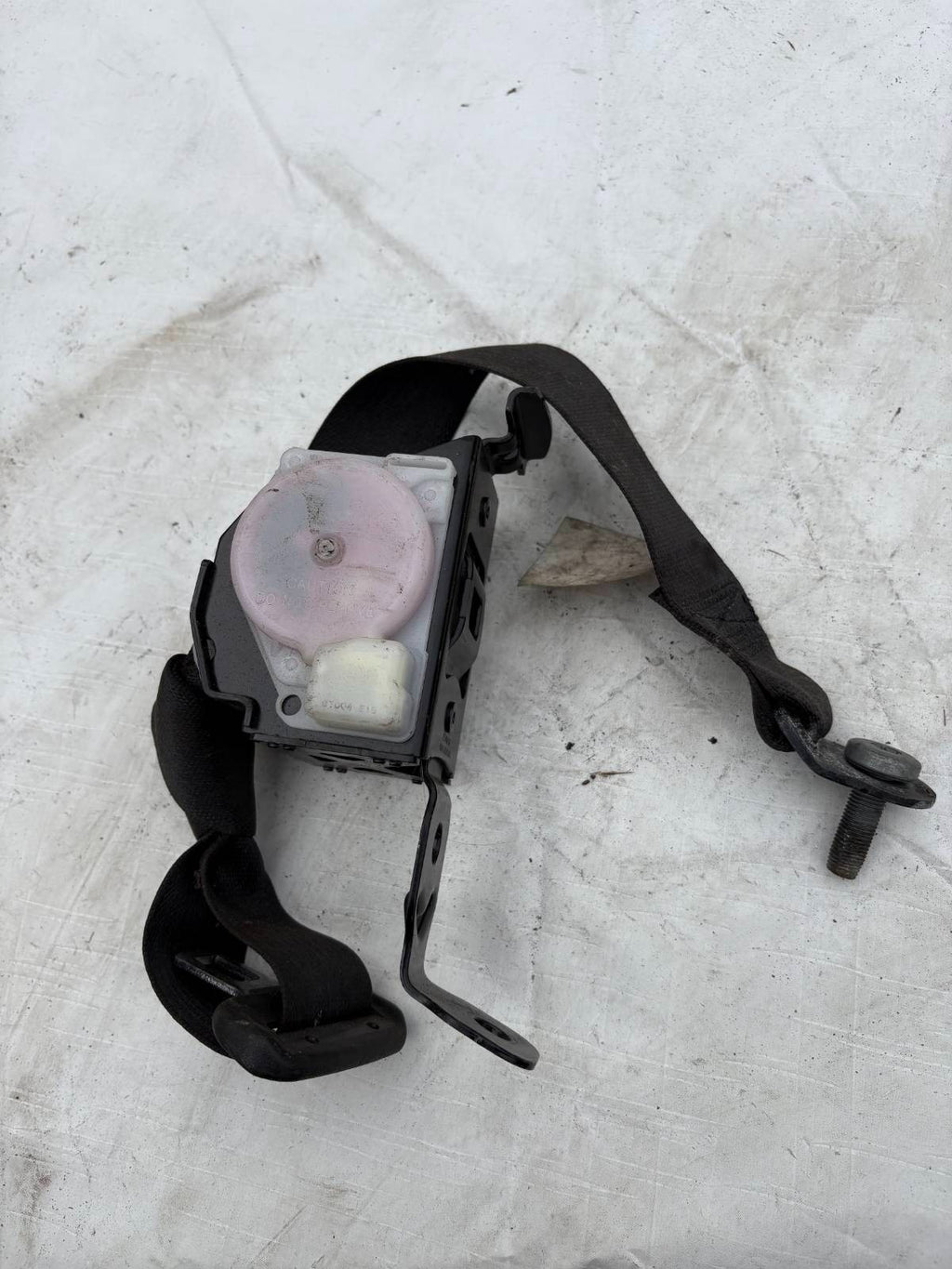 VAUXHALL INSIGNIA A MK1 08-17 REAR SEAT BELT RIGHT OR LEFT SIDE K6944