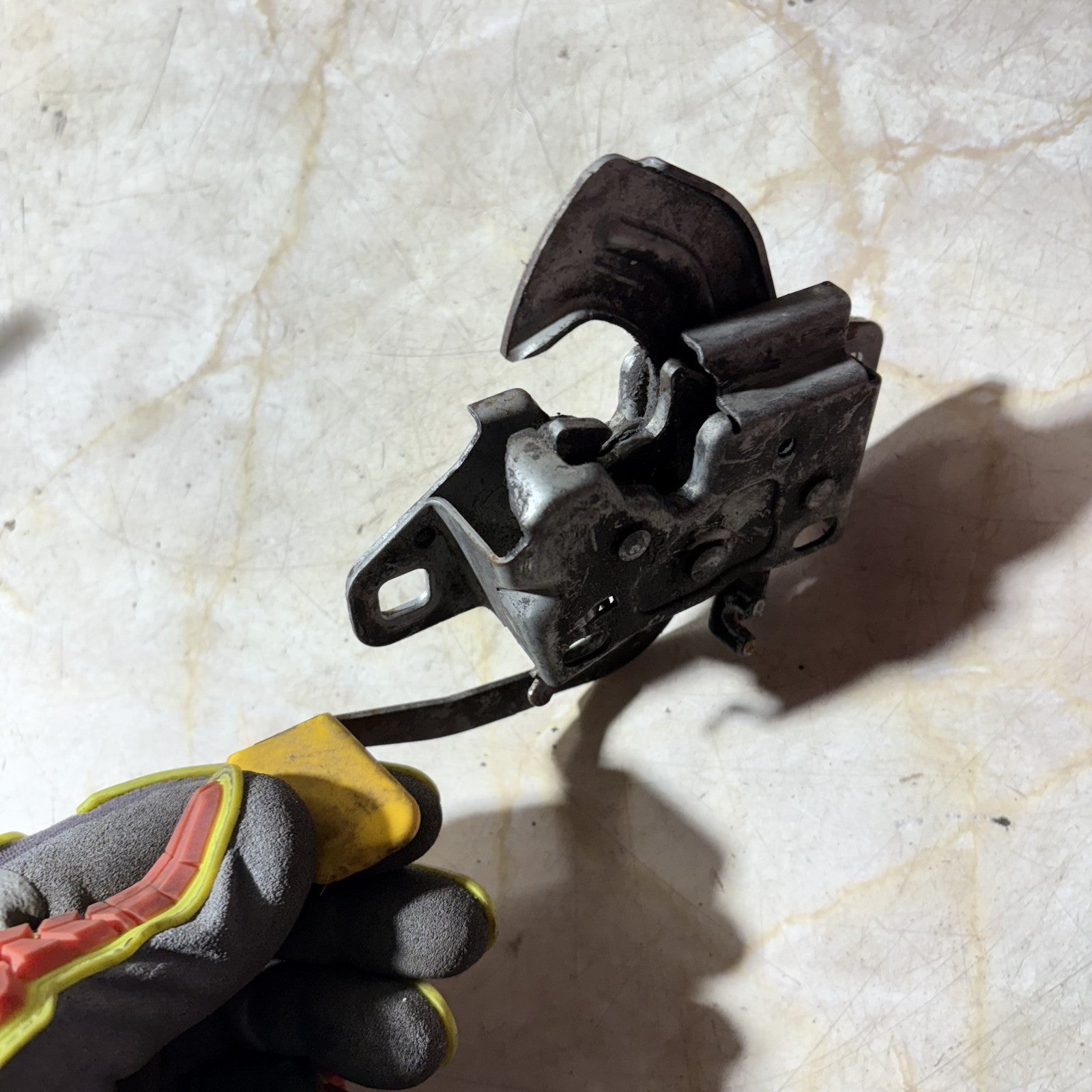 2003 MINI COOPER PETROL FRONT BONNET CATCH LOCK