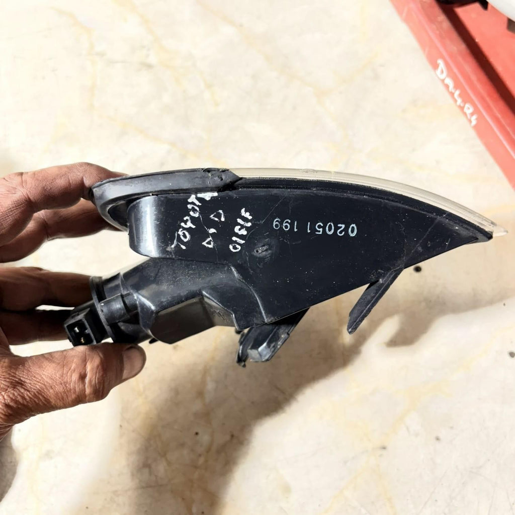 DRIVER FRONT ABAKUS 01-212-15G4R-C Indicator for TOYOTA (OSF)