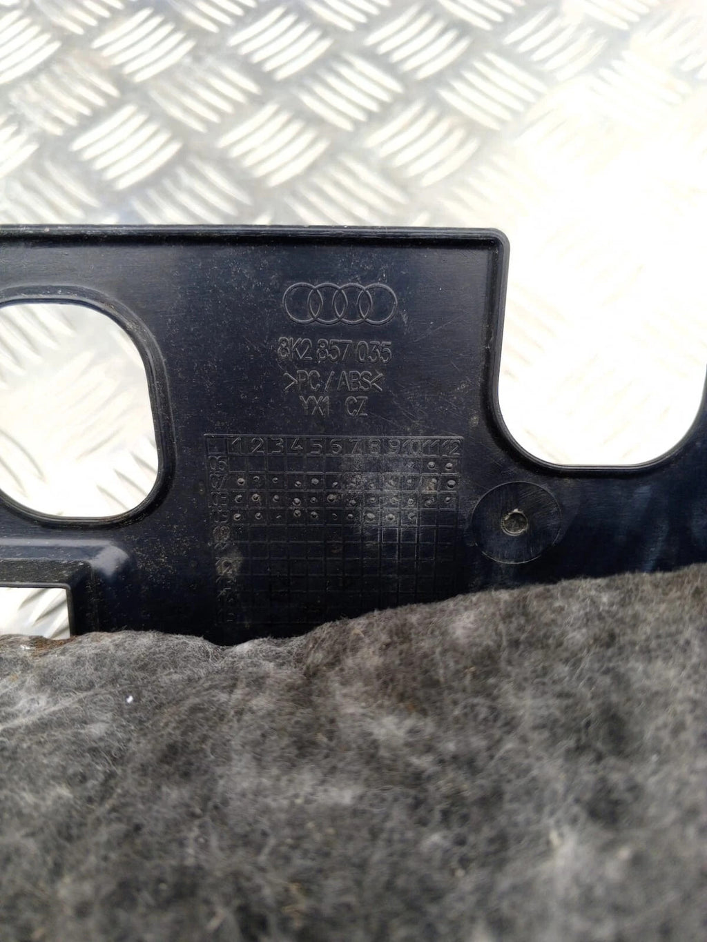 AUDI A4 DASHBOARD GLOVE BOX B8 2014 8K2857035B