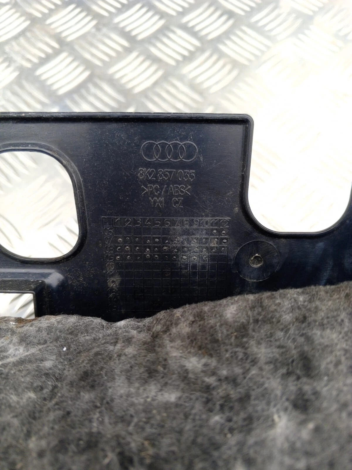 AUDI A4 DASHBOARD GLOVE BOX B8 2014 8K2857035B