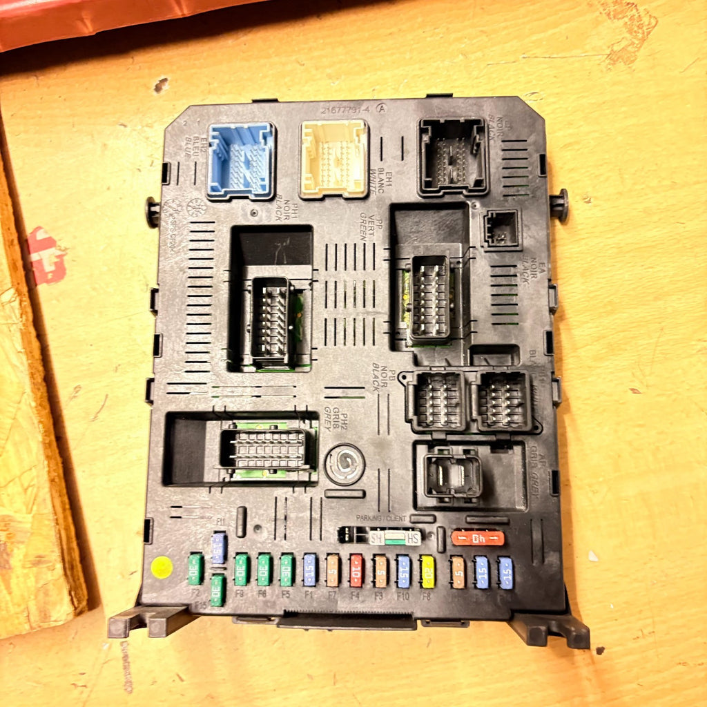 Citroen C5 2005 Under Dash Fuse Box 216792292A