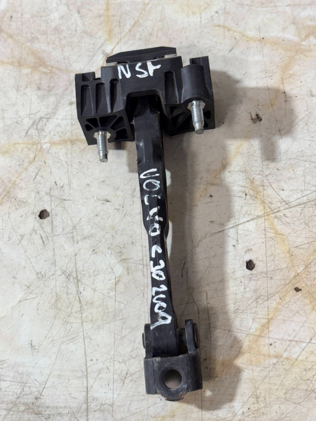 VOLVO C30 2009-PASSENGER SIDE FRONT LEFT DOOR CHECK STRAP 31217750