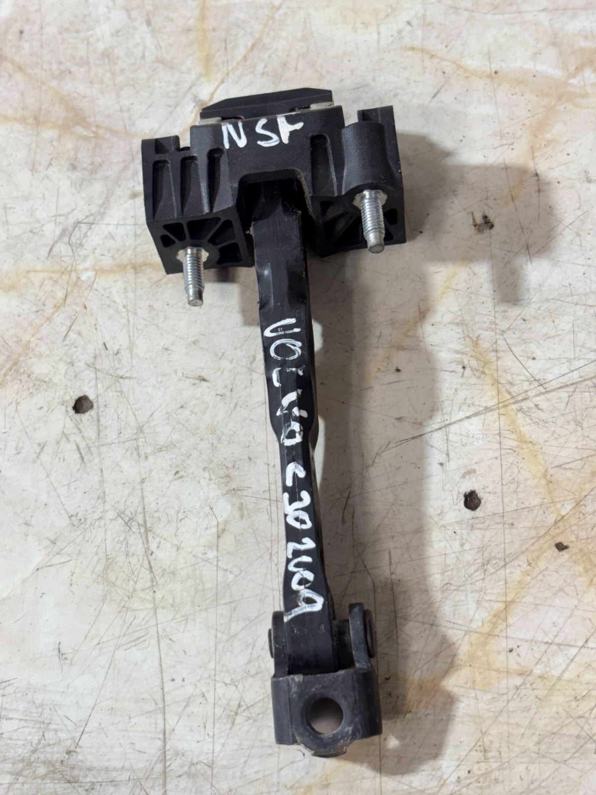 VOLVO C30 2009-PASSENGER SIDE FRONT LEFT DOOR CHECK STRAP 31217750