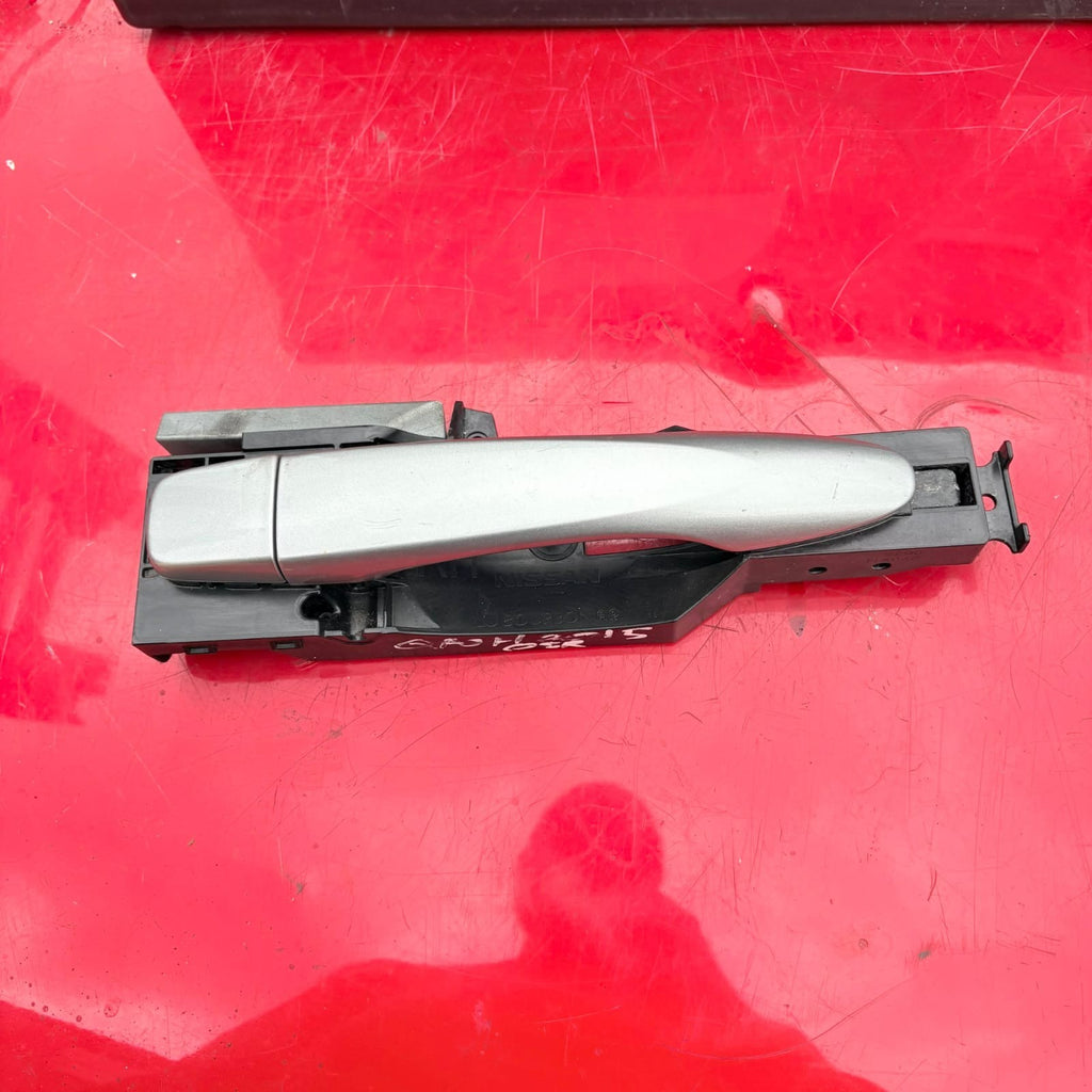 NISSAN QASHQAI J11 Rear Right Door Exterior Handle 80611 22134 2015