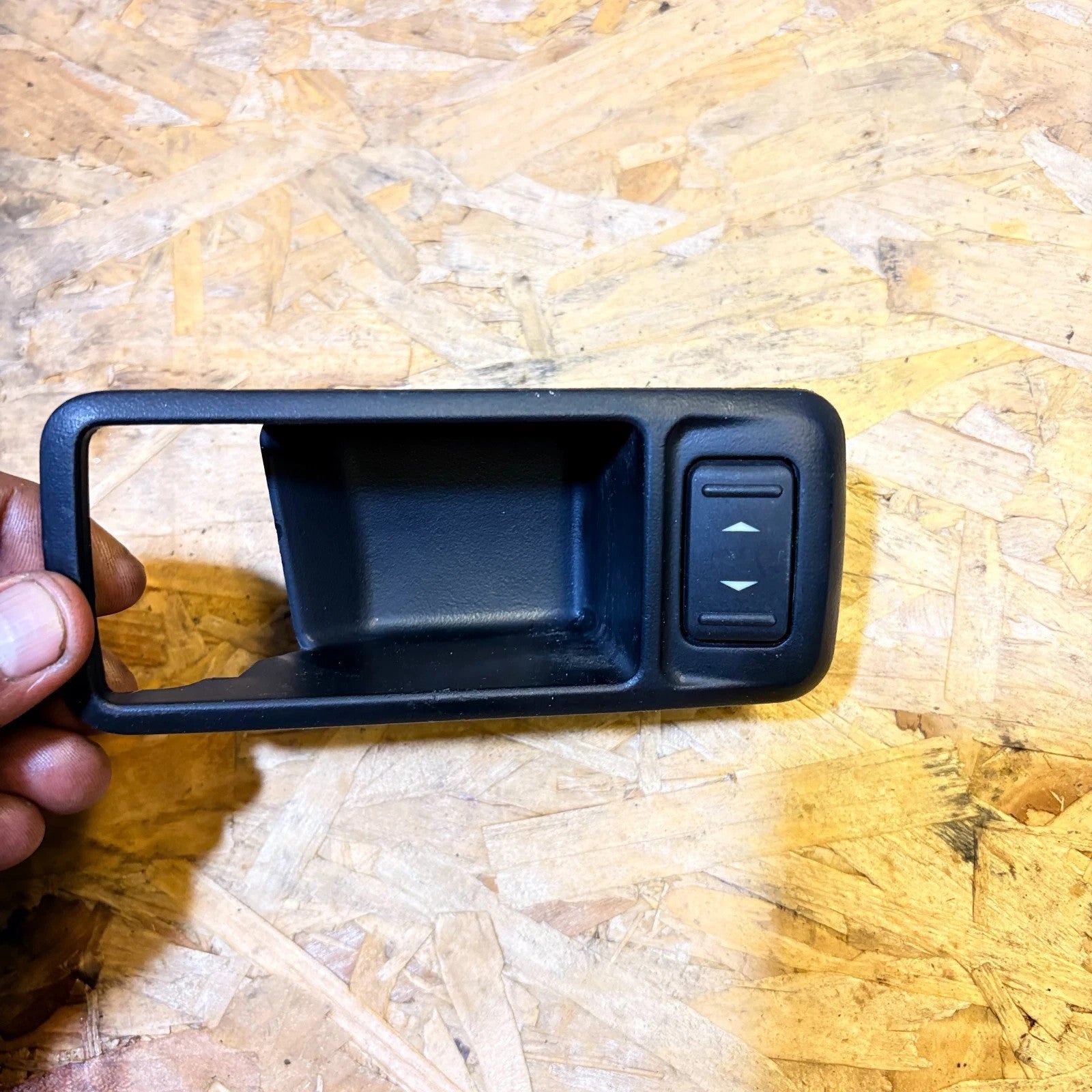 FORD KUGA ELECTRIC WINDOW SWITCH FRONT PASSENGER SIDE 3M51-226A37-AFW 2008-2013