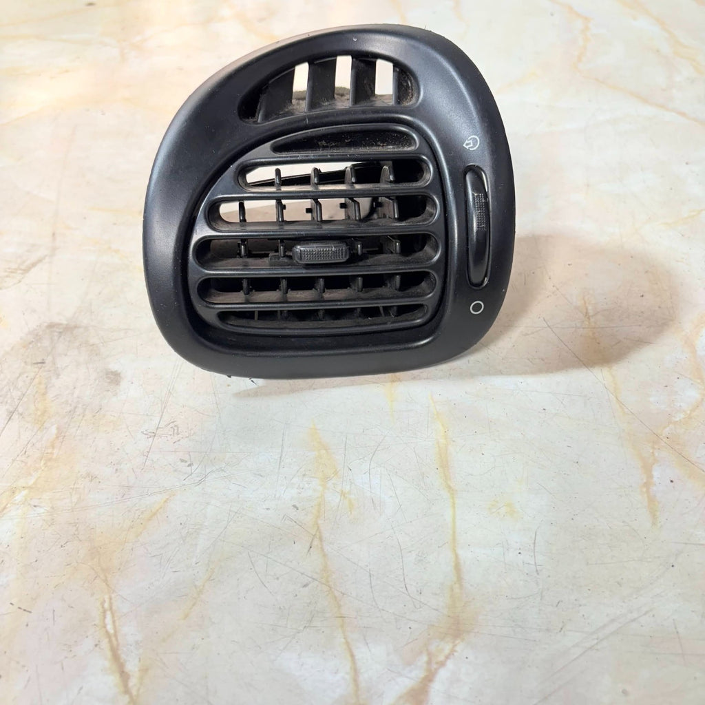 CITROEN PICASSO 2006 N/S/F LEFT PASSENGER FRONT SIDE HEATER/AIR VENT