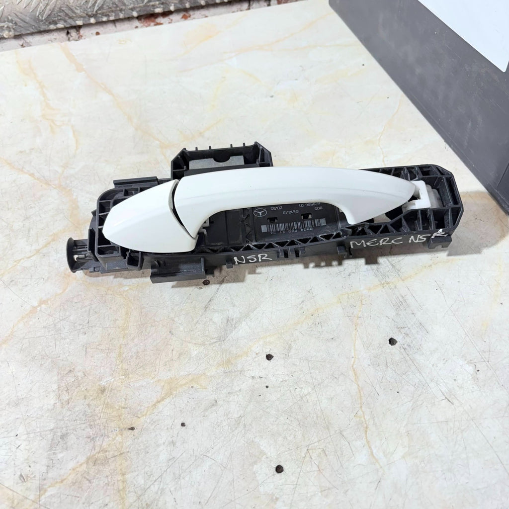 Mercedes CLS C218 Rear Left Outer Door Handle 02047602134 A2047602134 2011-2017