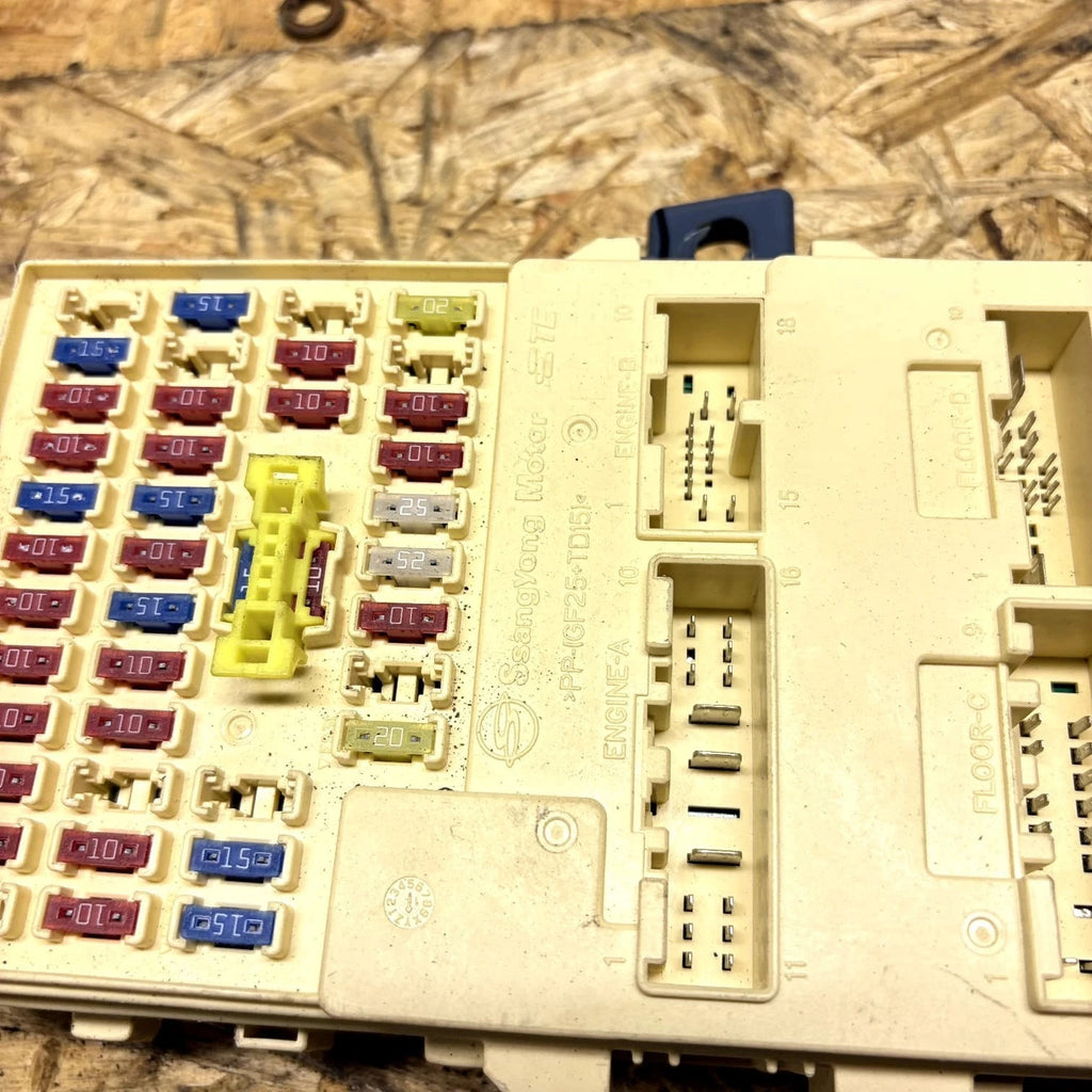 SsangYong Tivoli Relay Fuse Box Junction Box 82150-35242 (2017-2018) ELX 1.6