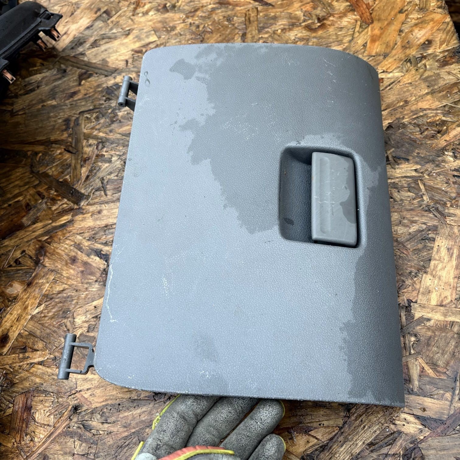 FORD FOCUS MK2 2010 GLOVE BOX 4M51 A06044 BEW