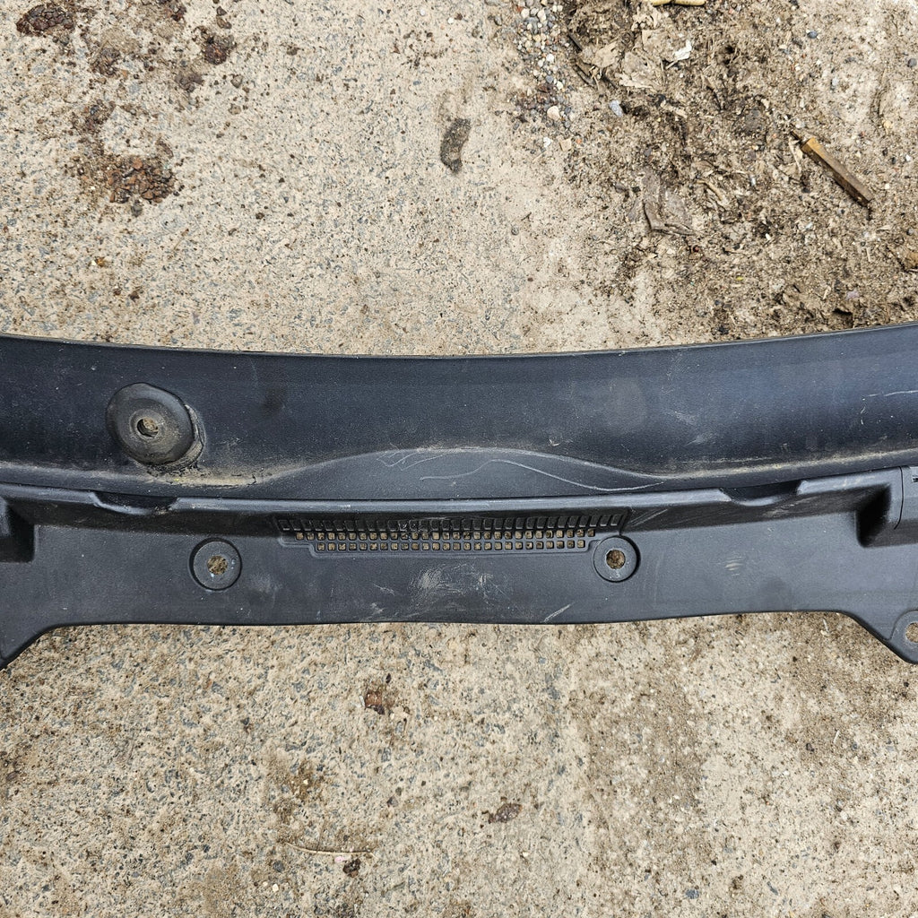2016 JAGUAR XE X760 4DRS SALOON WINDSCREEN SCUTTLE PANEL PLASTIC TRIM