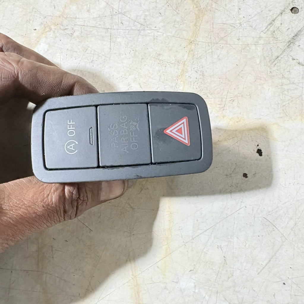 Audi A1 Hazard Switch Button 8X0959672C-2014