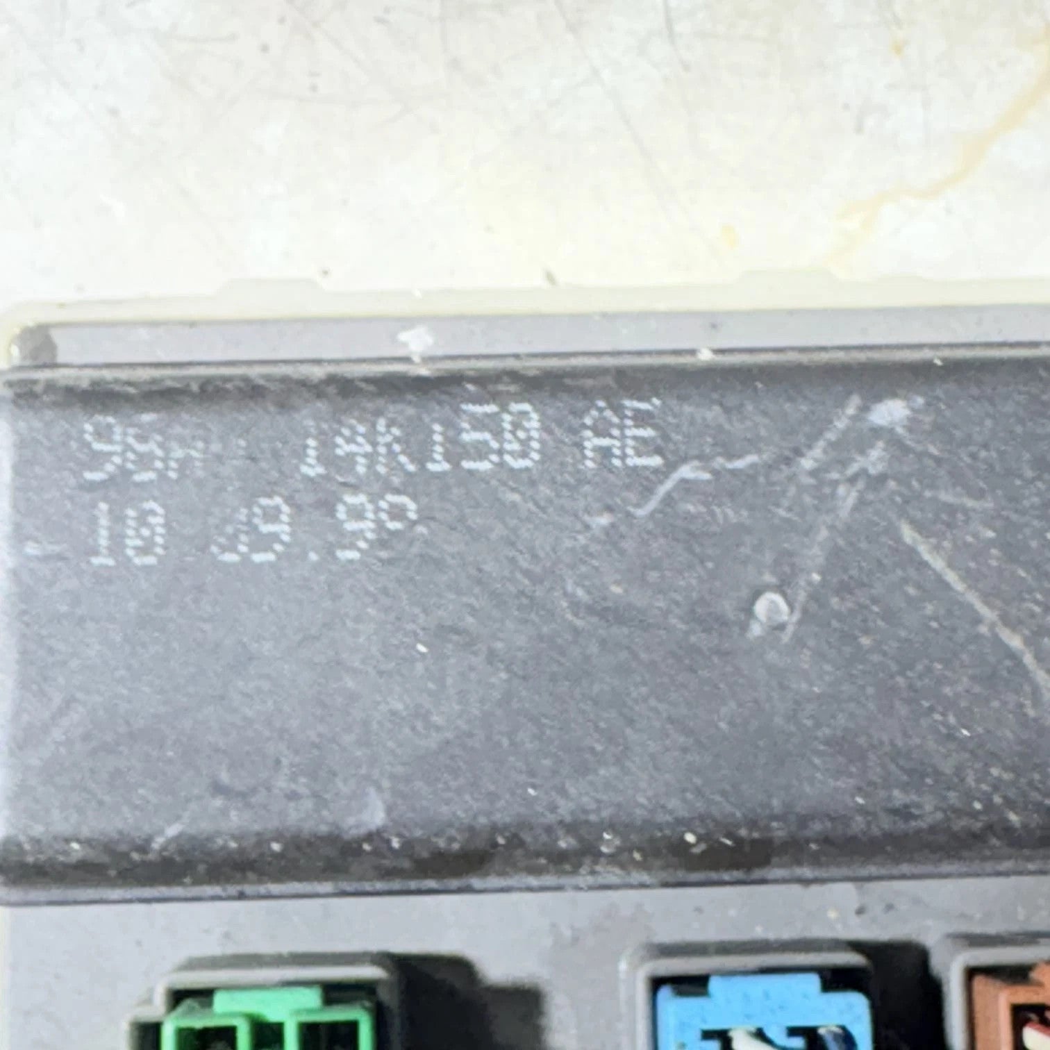 FORD FOCUS MK1 98-04 TURNIER ESTATE FUSE BOX MODULE 98AG14N089AA 98AG14A073CH