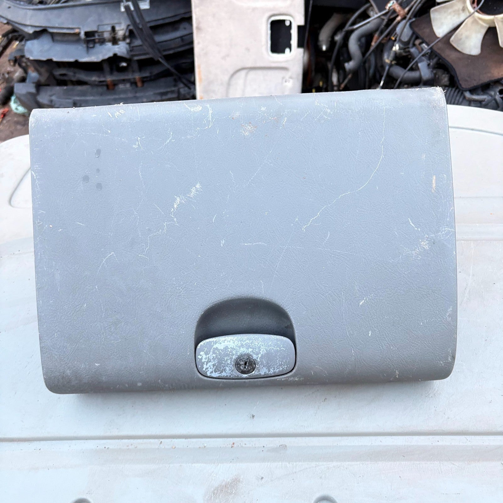 Hyundai Santa Fe Mk1 SM 2005-2006 Grey Glove Box Dashboard Storage Compartment