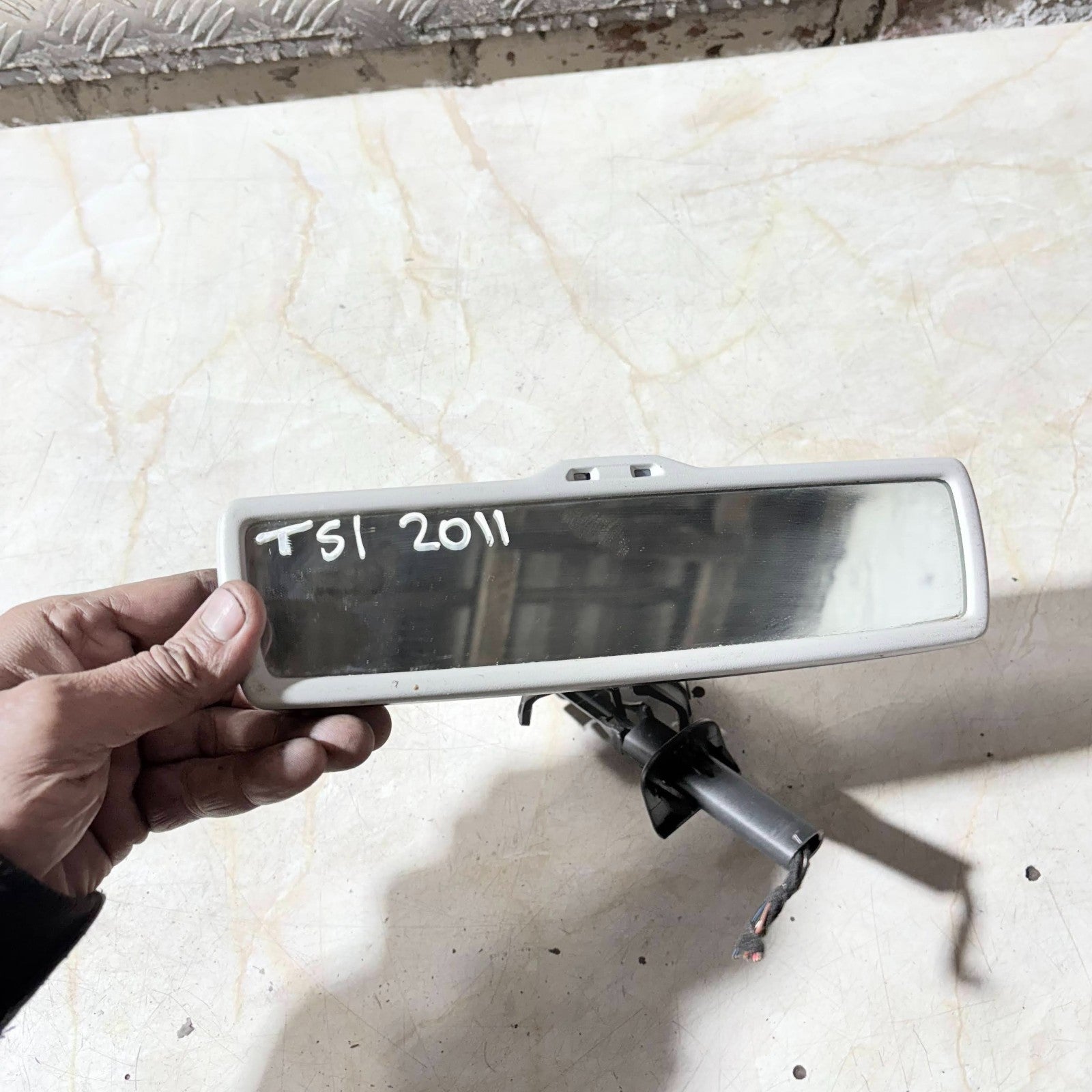Volkswagen Touareg I 2011 Interior rear view mirror 026141