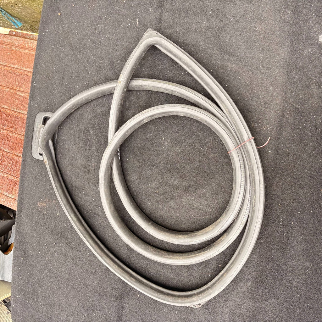 MINI COOPER ONE R50 R53 01-06 FRONT LEFT N/S DOOR RUBBER WEATHERSTRIP