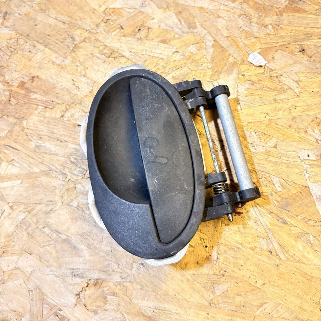 VAUXHALL CORSA C 5 DOOR PASSENGER FRONT EXTERIOR DOOR HANDLE FLAME 8048604